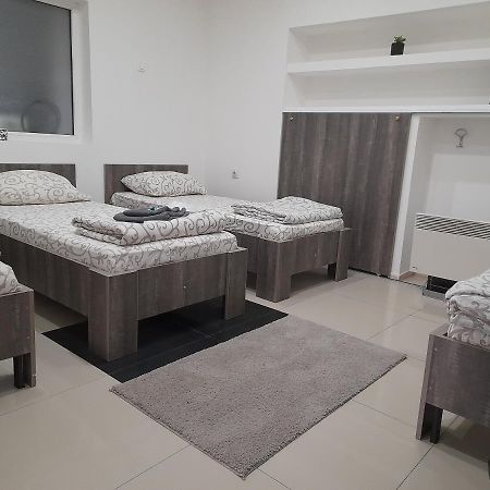 자예카르 Apartman Mladenovic 아파트 외부 사진