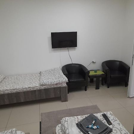 자예카르 Apartman Mladenovic 아파트 외부 사진