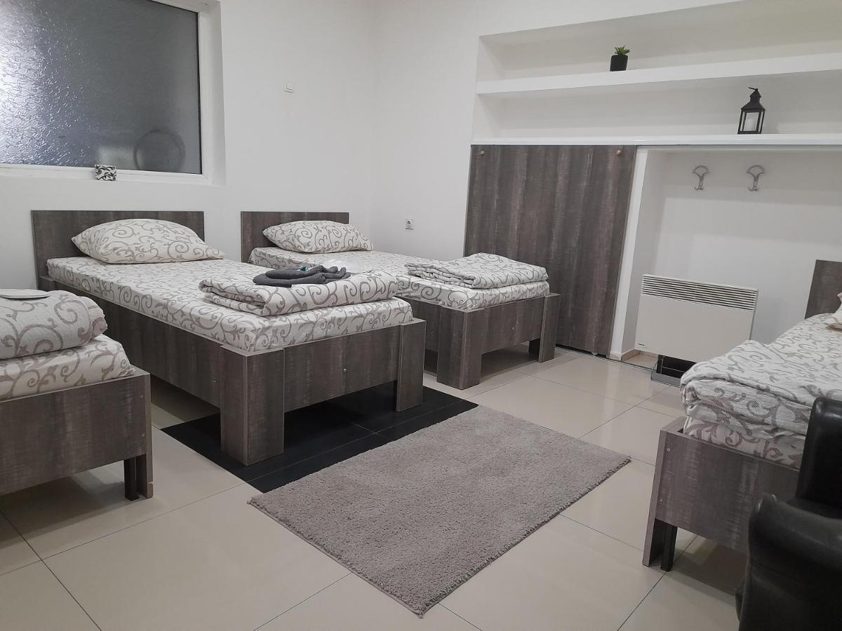 자예카르 Apartman Mladenovic 아파트 외부 사진