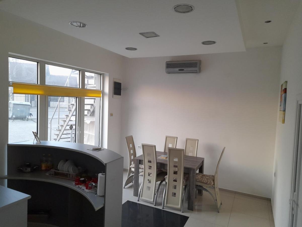 자예카르 Apartman Mladenovic 아파트 외부 사진