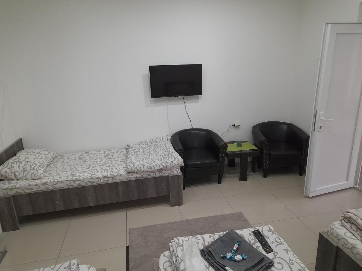 자예카르 Apartman Mladenovic 아파트 외부 사진